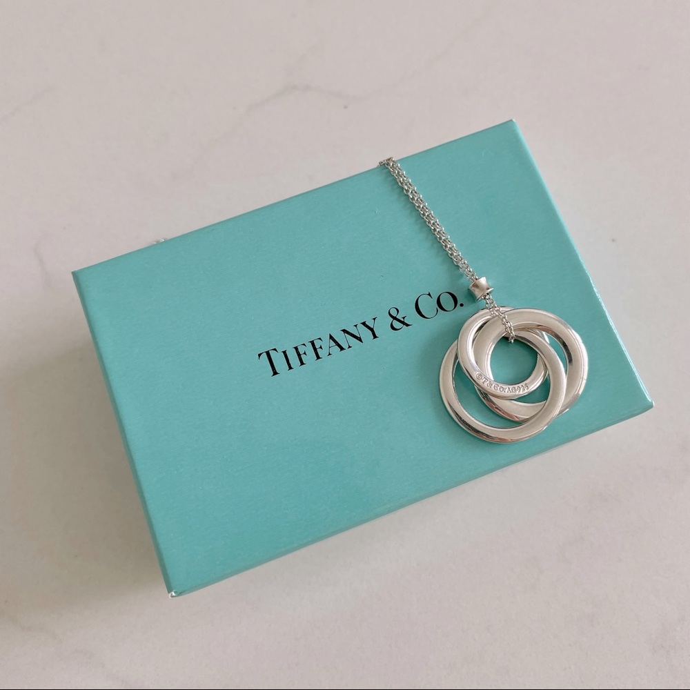 ✨𝙷𝚘𝚜𝚝 𝙿𝚒𝚌𝚔✨Tiffany & Co. 1837 Interlocking Circles Silver Pendant Necklace - Picture 4 of 7